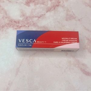 Vesca beauty Moonlit dream cream shadow in Shade Vela